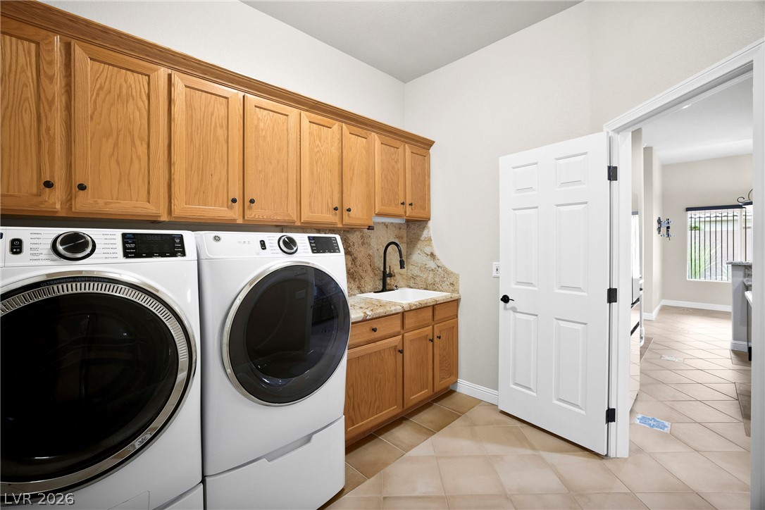 824 Sandsprings Street Property Photo 27