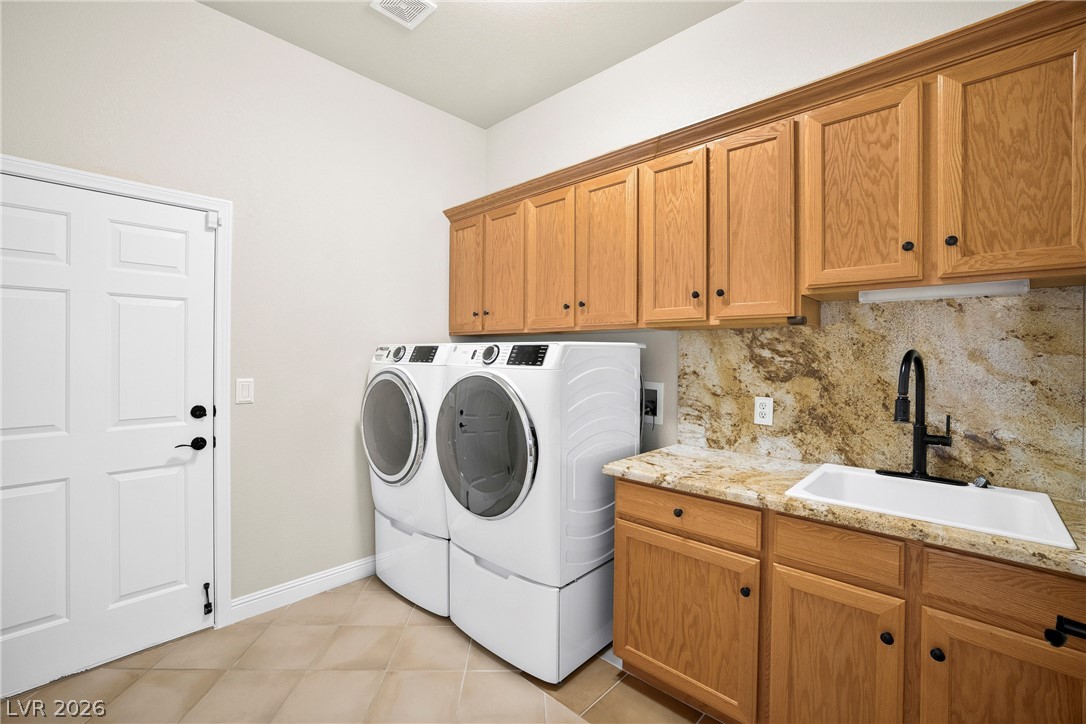 824 Sandsprings Street Property Photo 28