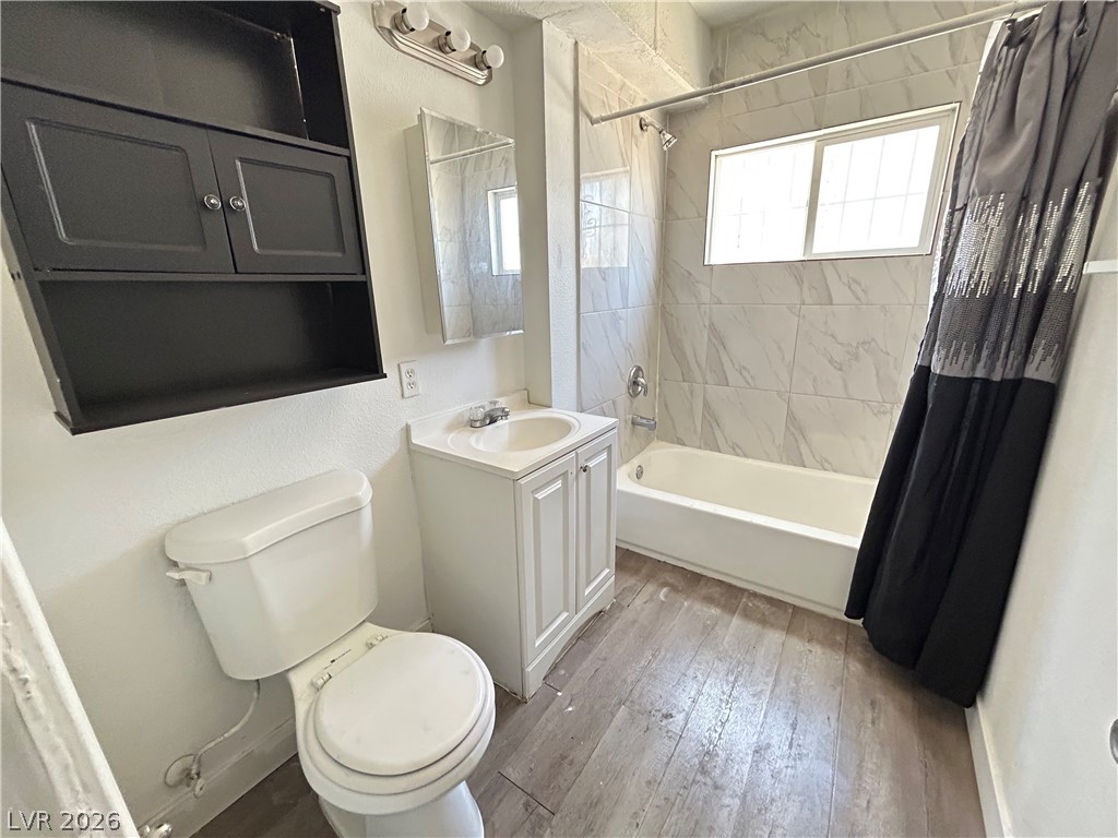 1711 Santa Paula Drive A Property Photo 9