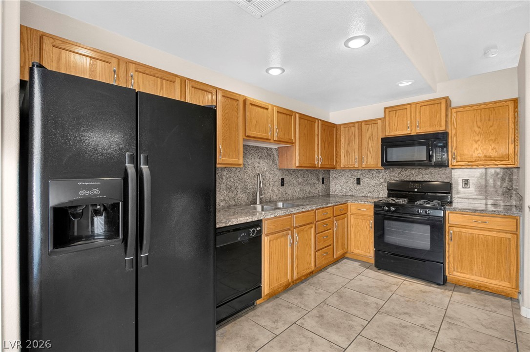381 Papaya Place Property Photo 14