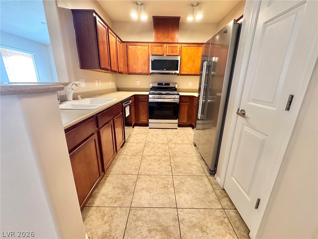 6868 Sky Pointe Drive 2139 Property Photo 4