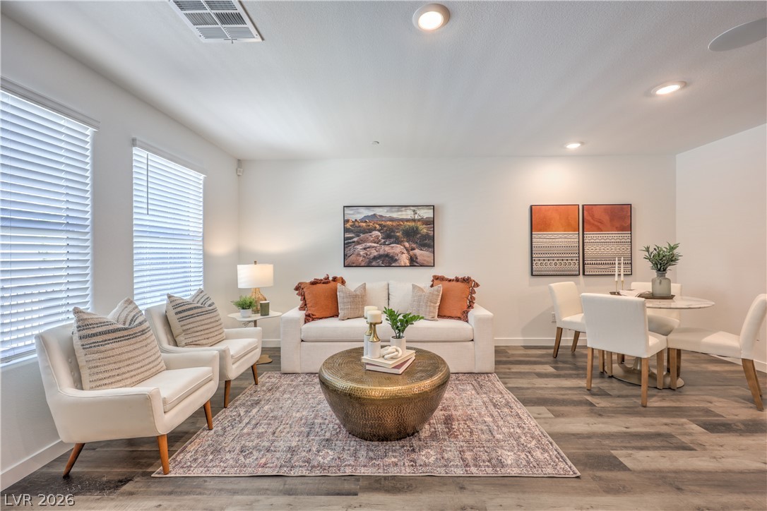 974 Desert Spruce Street Property Photo 4