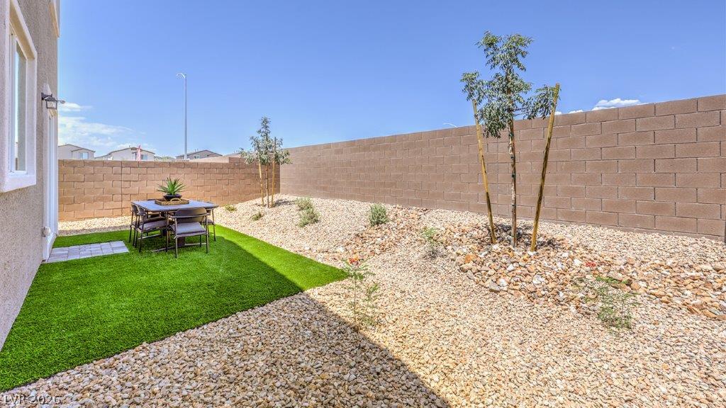 916 Kassie Lake Way Property Photo 14