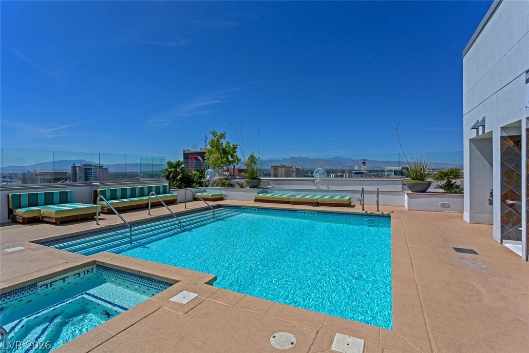 150 Las Vegas Boulevard 1501 Property Photo 28