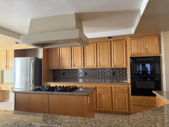 8640 Castle Hill Avenue Property Photo 6