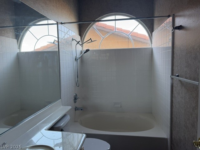8640 Castle Hill Avenue Property Photo 14