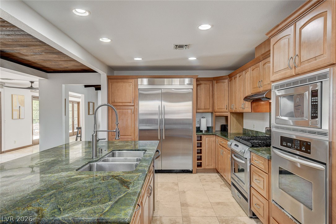 408 Lacy Lane Property Photo 12