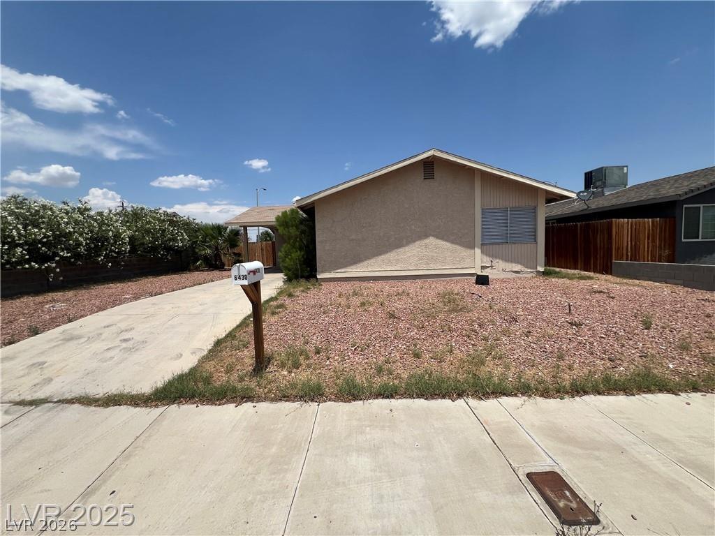 6430 Alomar Avenue Property Photo 2