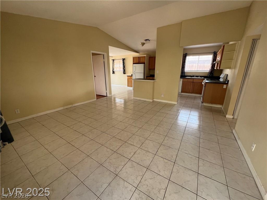 6430 Alomar Avenue Property Photo 3