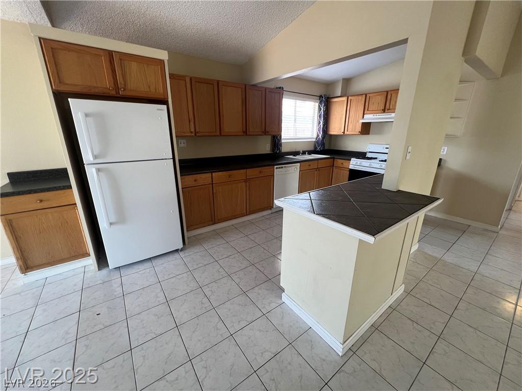 6430 Alomar Avenue Property Photo 4