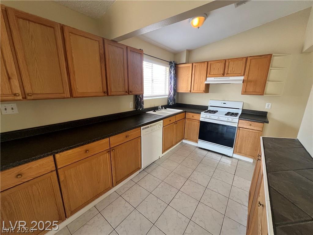 6430 Alomar Avenue Property Photo 5