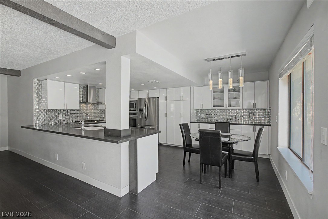 1884 Roxbury Lane Property Photo 26