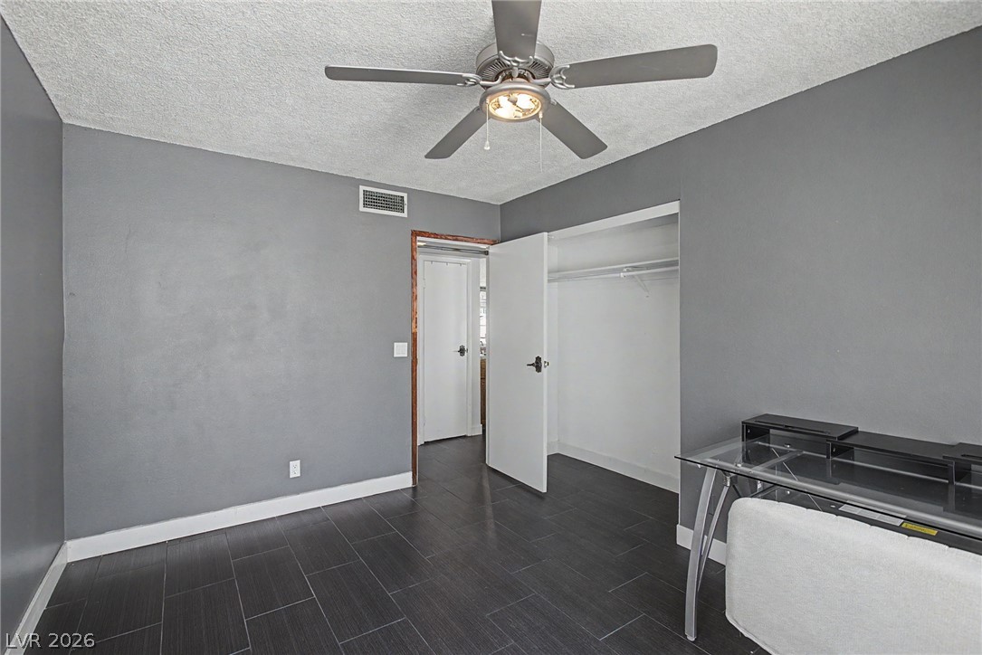 1884 Roxbury Lane Property Photo 37