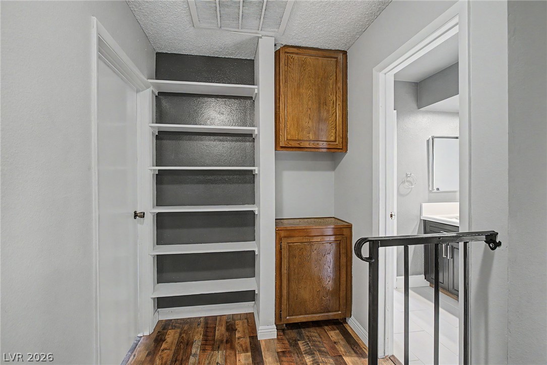 1884 Roxbury Lane Property Photo 44