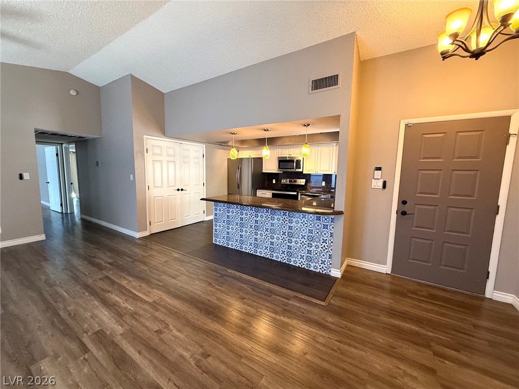 8404 Mulcahy Avenue Property Photo 7