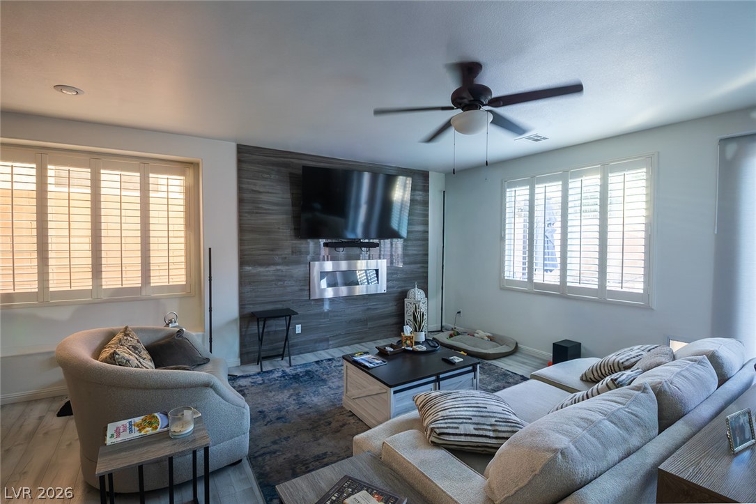 340 Summer Palace Way Property Photo 6