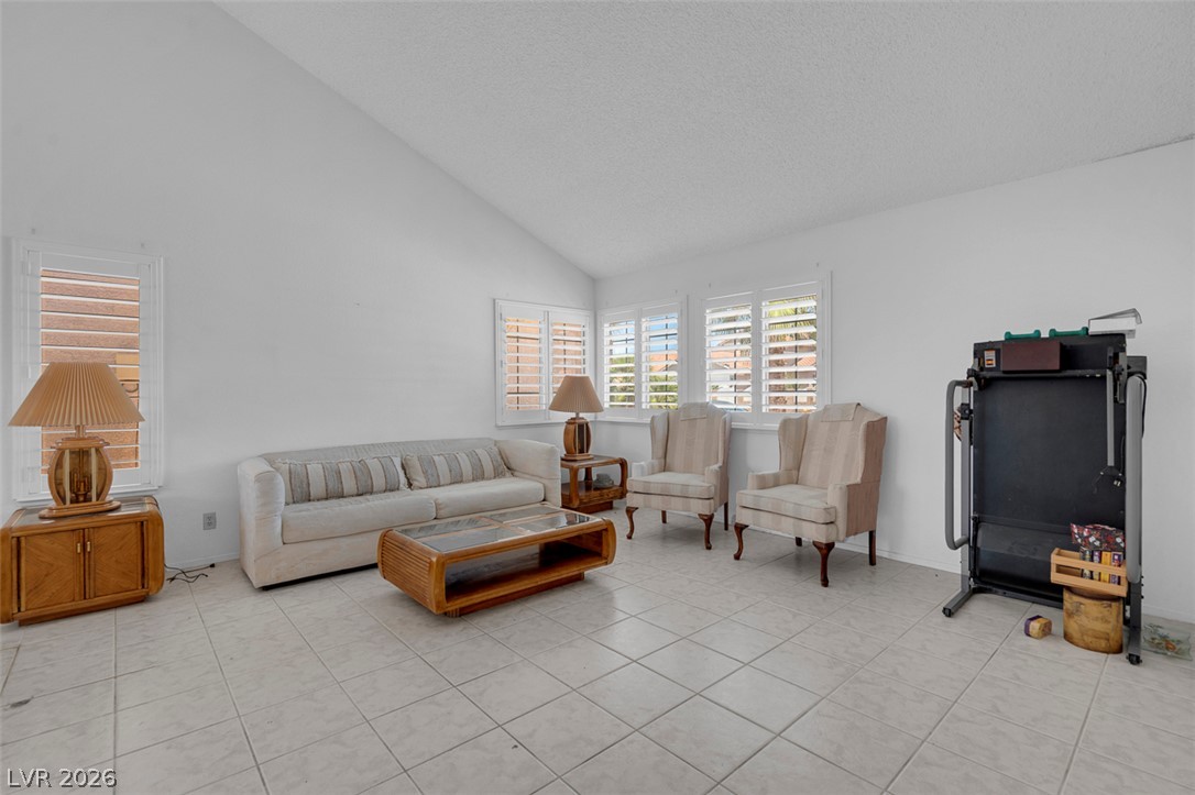 273 Cordero Drive Property Photo 4