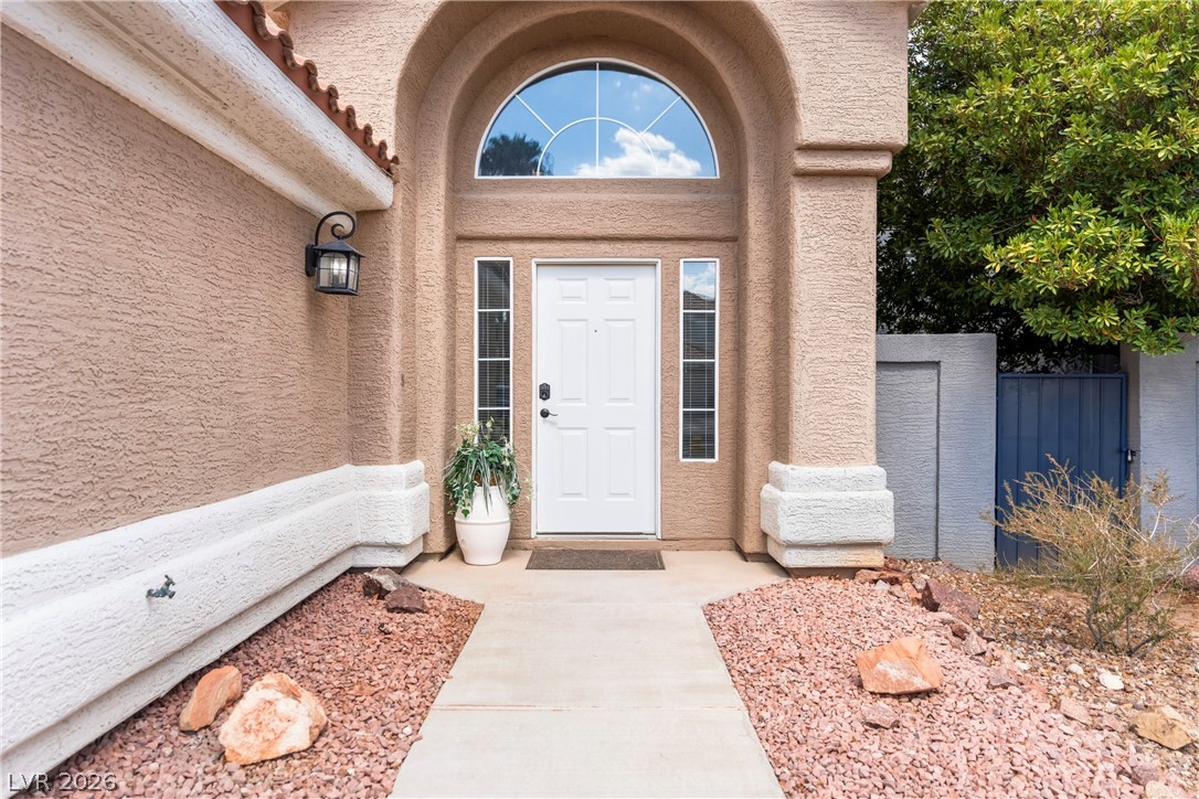 1432 Desert Hills Drive Property Photo 4