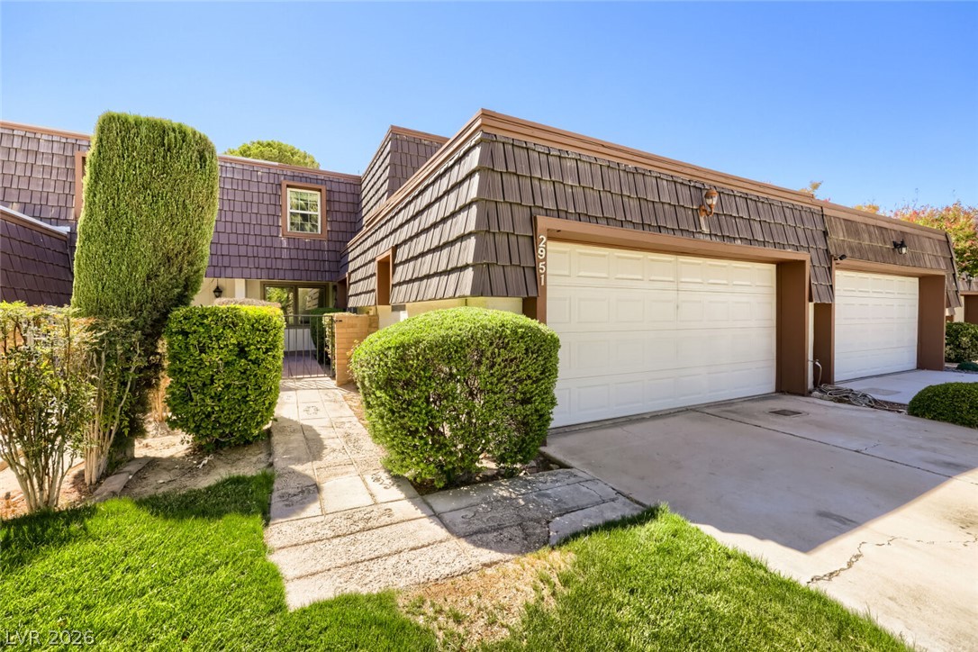 2951 Pinehurst Drive Property Photo 1