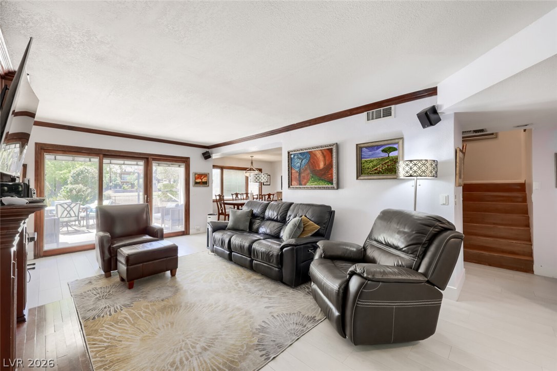2951 Pinehurst Drive Property Photo 8