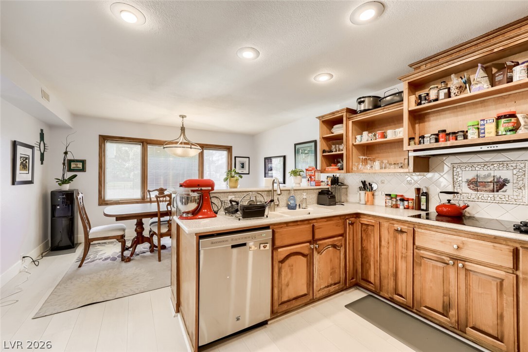 2951 Pinehurst Drive Property Photo 14