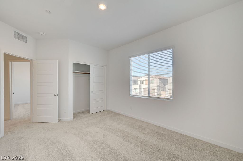 553 Preston Crest Street Property Photo 17
