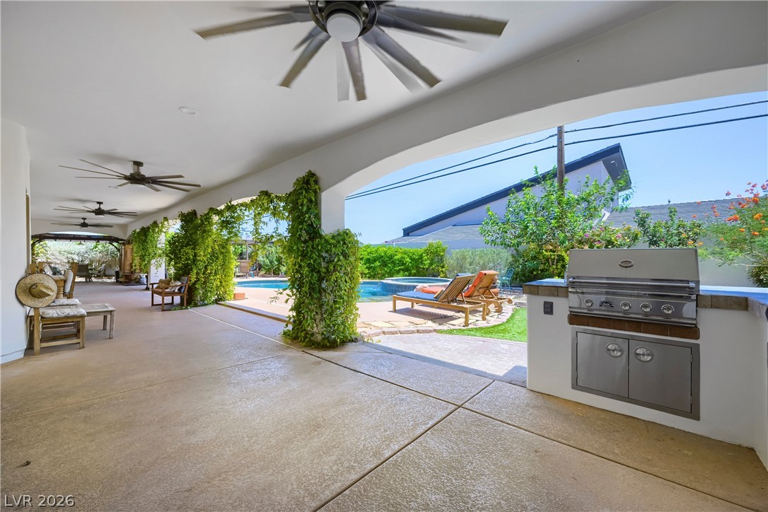 8865 West El Campo Grande Avenue Property Photo 26