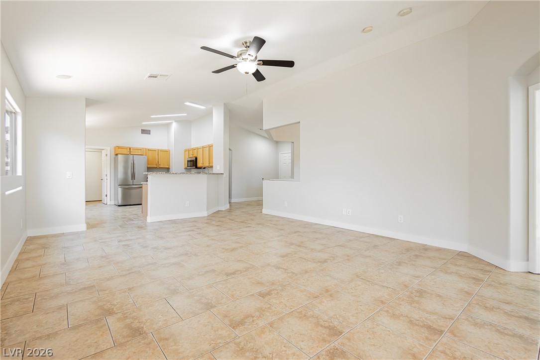 5657 Harbour Pointe Avenue Property Photo 4