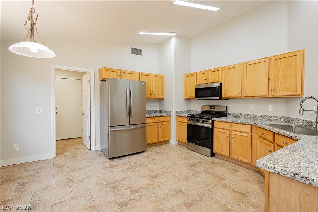 5657 Harbour Pointe Avenue Property Photo 8