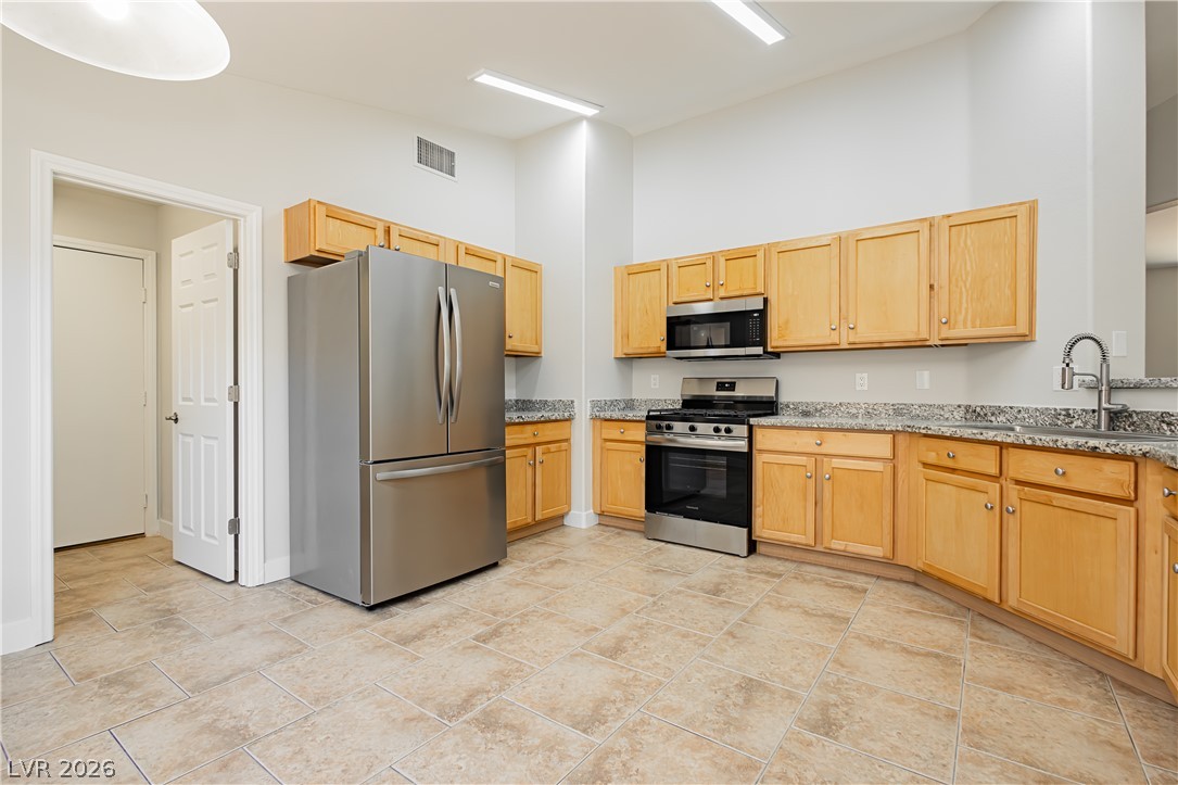 5657 Harbour Pointe Avenue Property Photo 9