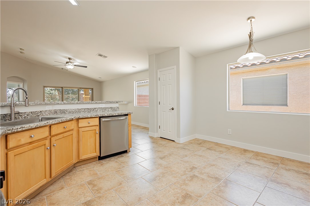 5657 Harbour Pointe Avenue Property Photo 11