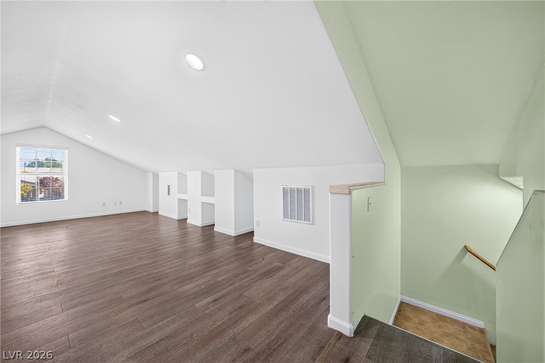 580 East Hickory Street Property Photo 38