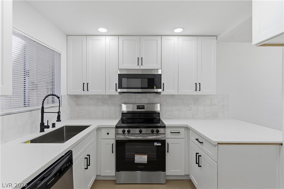 2341 Wooster Circle B Property Photo 1