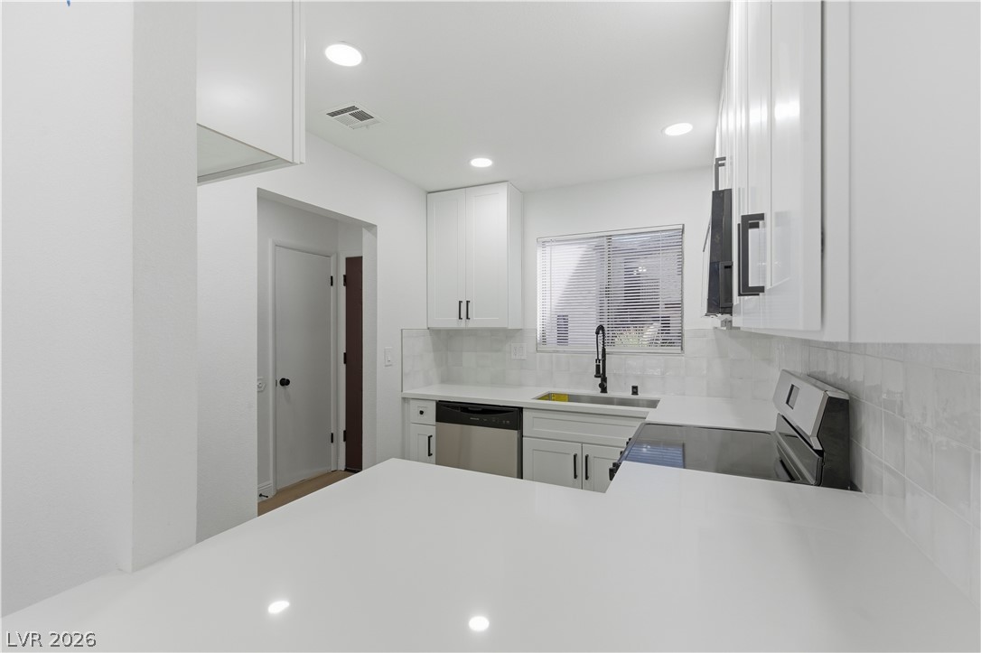 2341 Wooster Circle B Property Photo 4