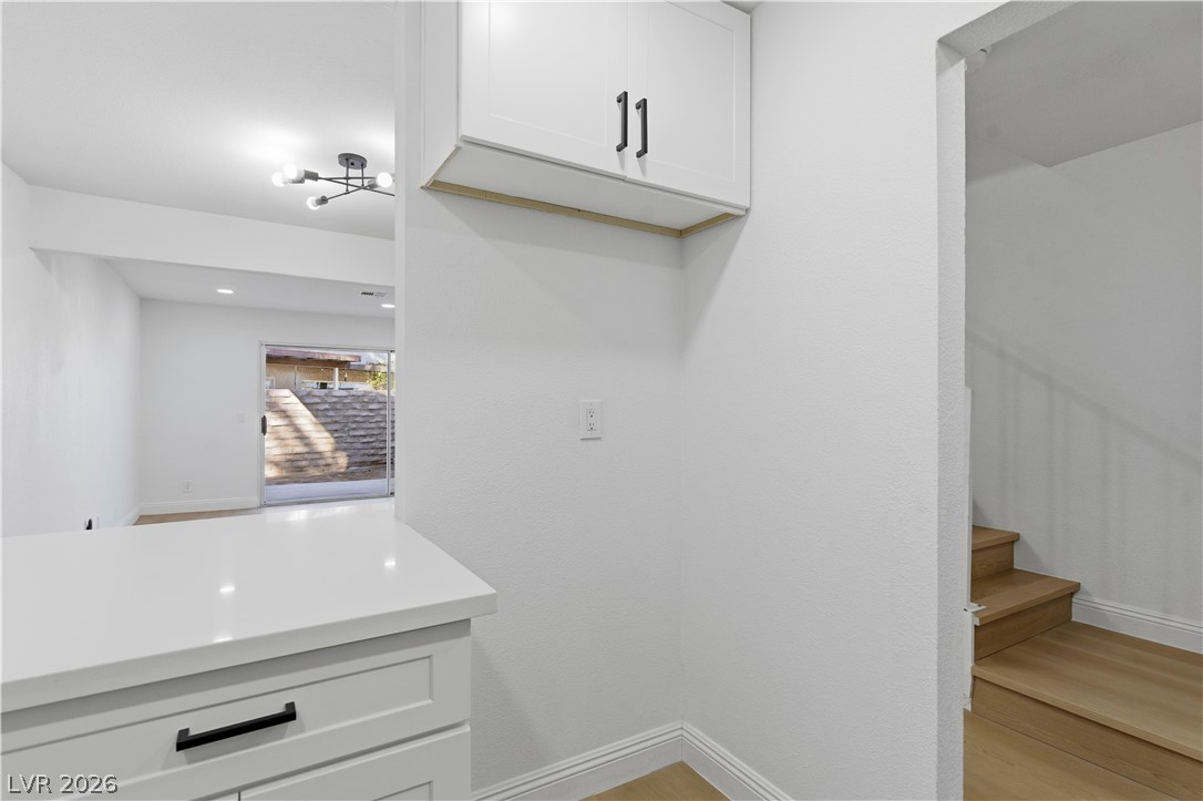 2341 Wooster Circle B Property Photo 5