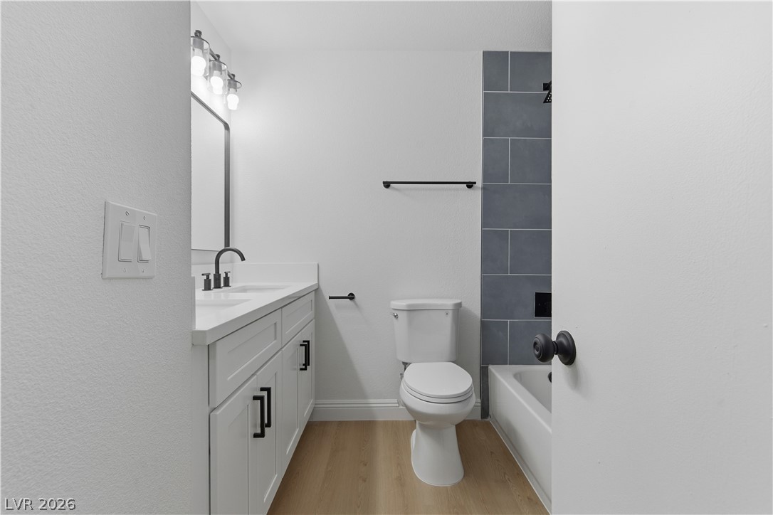 2341 Wooster Circle B Property Photo 8
