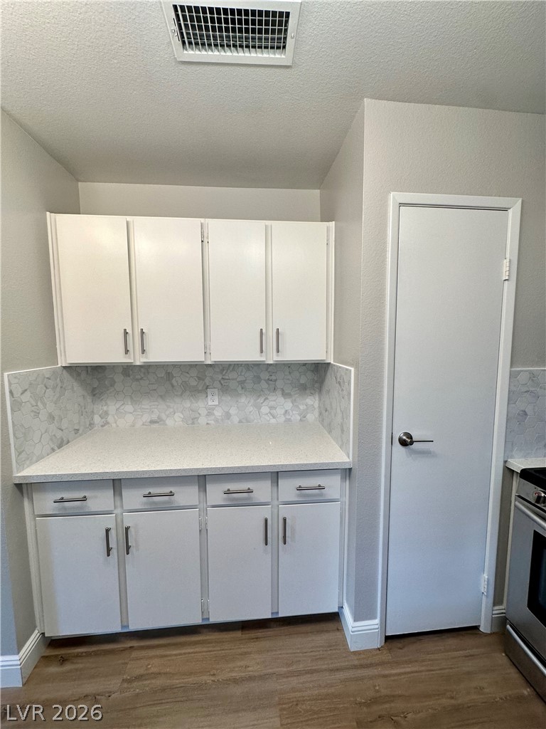 4100 Woodgreen Drive Property Photo 4