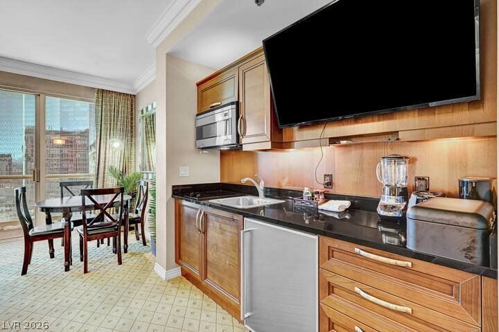 125 East Harmon Avenue 2215 Property Photo 10