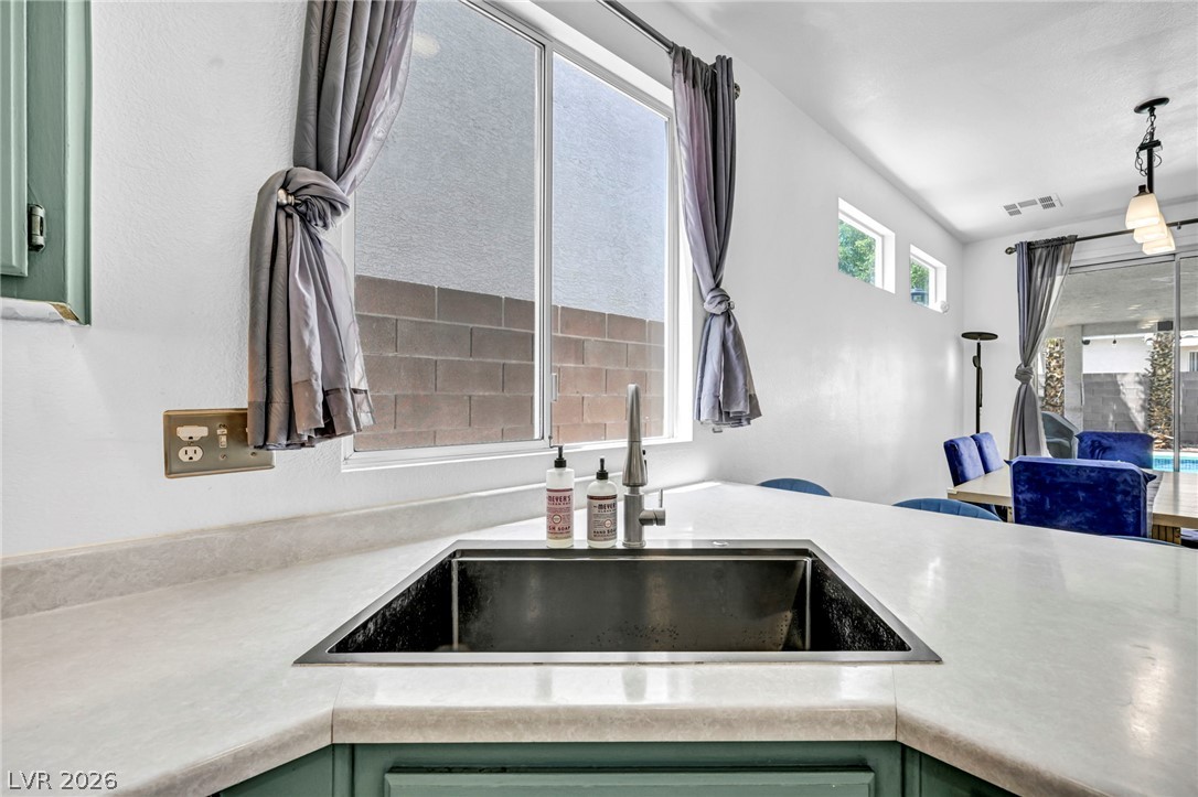 10052 Lemon Valley Avenue Property Photo 12