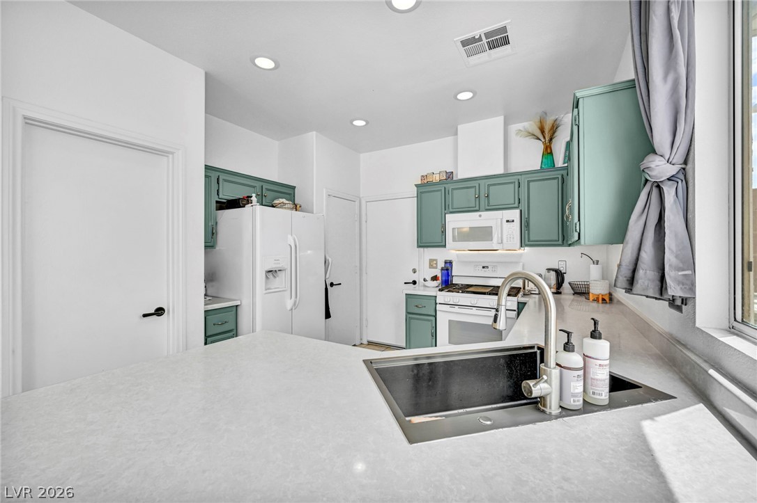 10052 Lemon Valley Avenue Property Photo 13