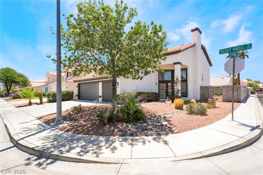1293 Silver Knoll Avenue Property Photo 3
