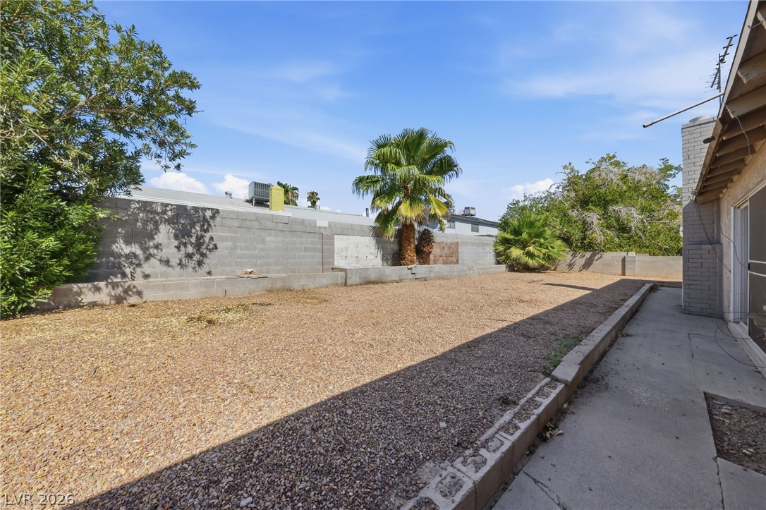 2749 Long Court Property Photo 2
