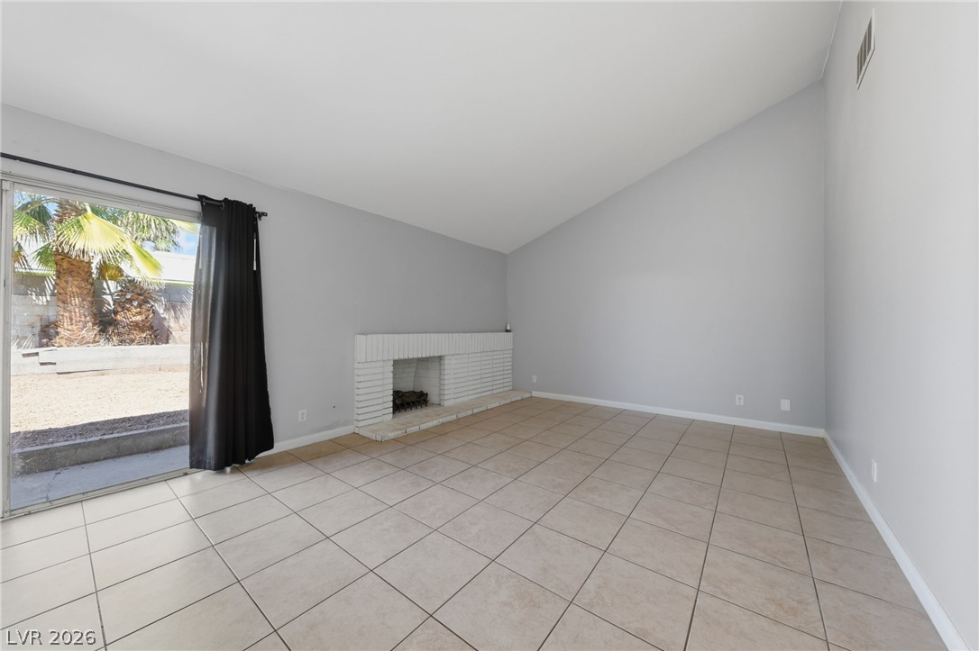 2749 Long Court Property Photo 6