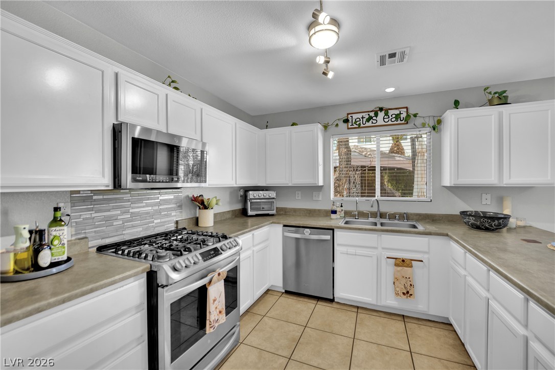 3726 Nestled Oak Avenue Property Photo 15