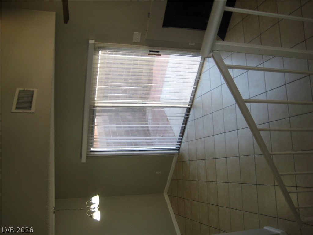 1709 Steamboat Drive Property Photo 4
