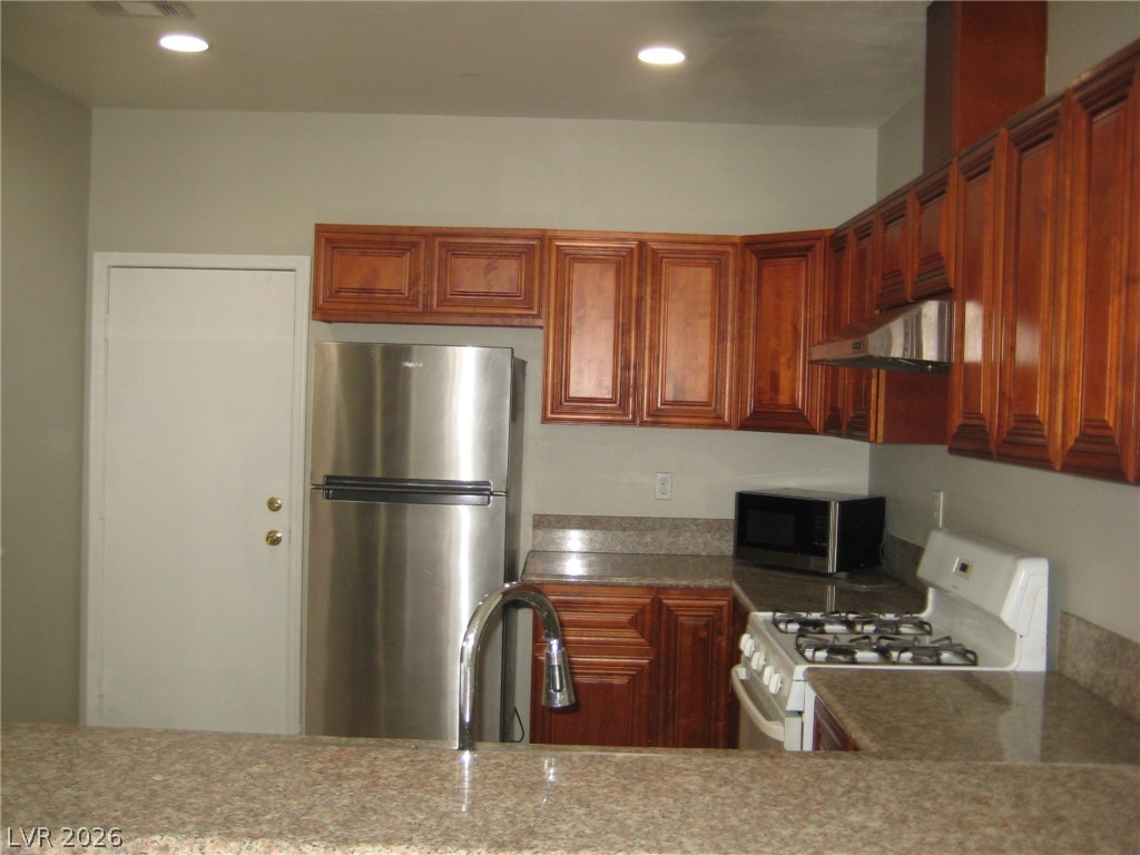 1709 Steamboat Drive Property Photo 10