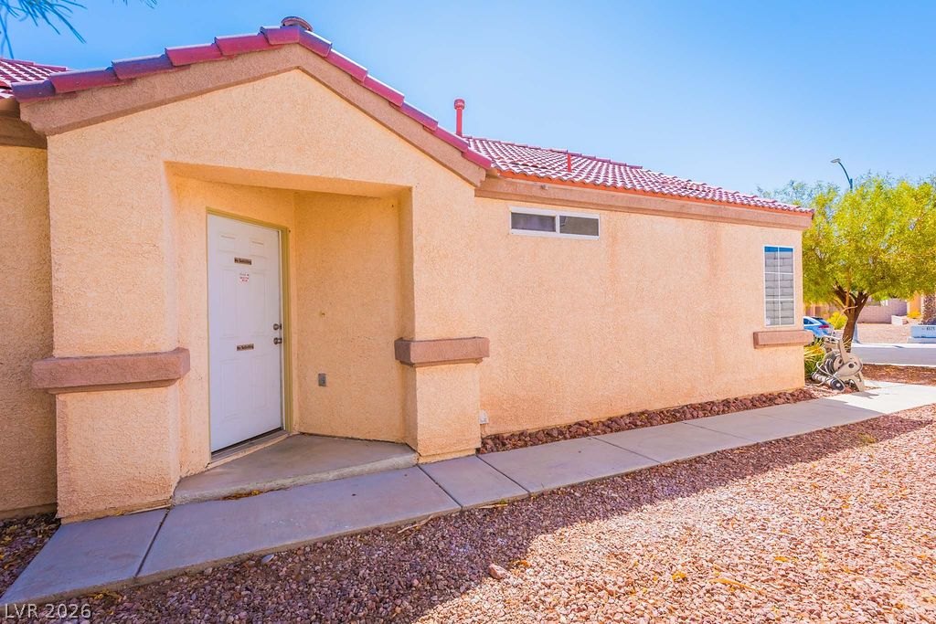 8924 Colorful Pines Avenue Property Photo 2