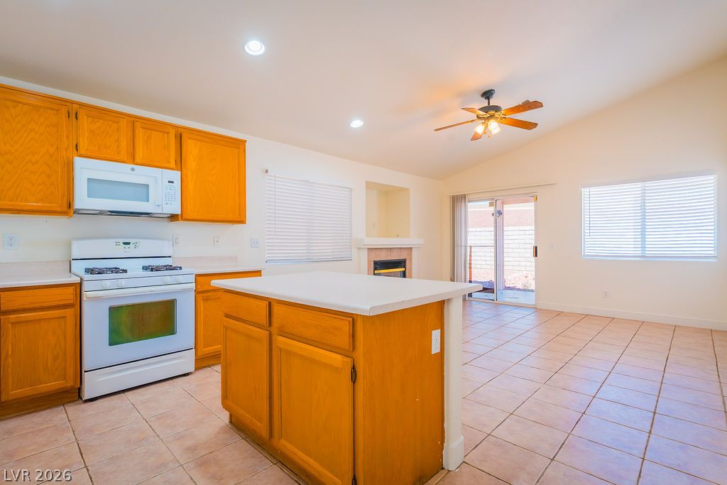 8924 Colorful Pines Avenue Property Photo 7