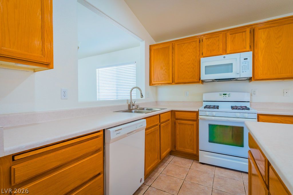 8924 Colorful Pines Avenue Property Photo 8