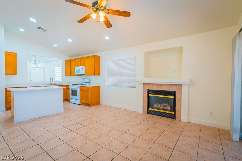 8924 Colorful Pines Avenue Property Photo 11